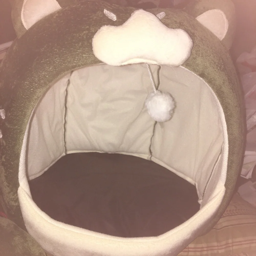 “Cat”-cat bed with cushion & hanging toy. Dark Olive Green Color Size Large NWT